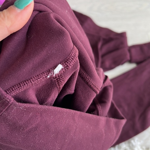 Lululemon leggings size 4 - Picture 3 of 4